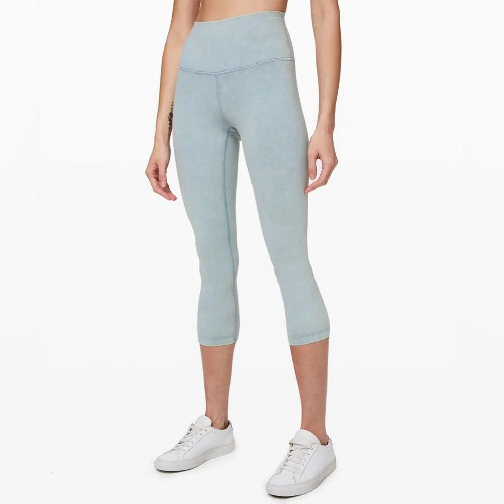 SOLD Lululemon Wunder Under High-Rise Crop Snow Washed 21" in Washed Chambray - Picture 1 of 8
